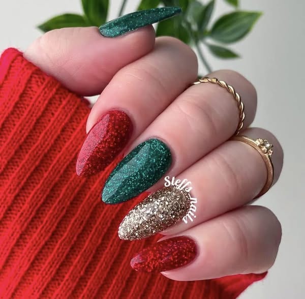 D378 Prosecco Gold Glitter Dip Powder – Revel Nail