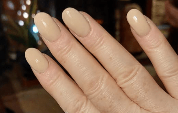 Dip Powder D573 Itzel Nude Crème Dip Powder 0.5 oz jar