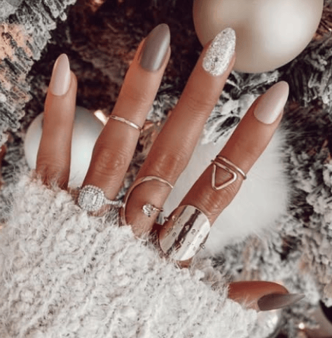 Dip Powder D756 Vail Sliver Flake Dip Powder 0.5 oz jar