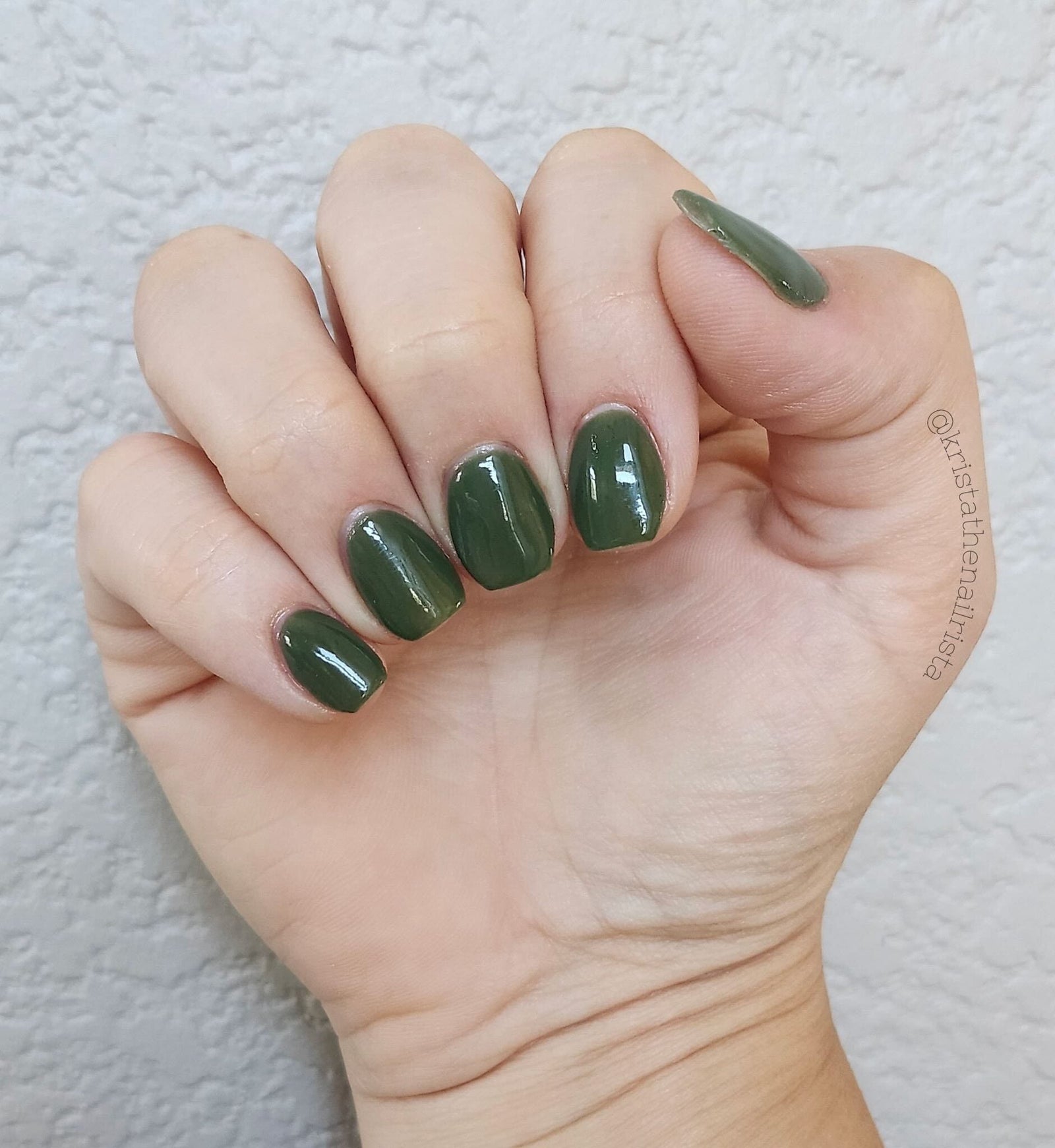 D923 Leapfrog Green Creme Dip Powder – Revel Nail